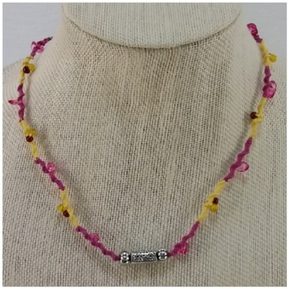 Faux Silvertone Center Beaded Necklace. - Picture 1 of 8